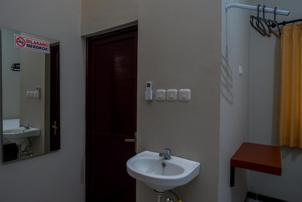 Reddoorz Near Kampus Ump Purwokerto 2 Hotel Sumbang Bagian luar foto